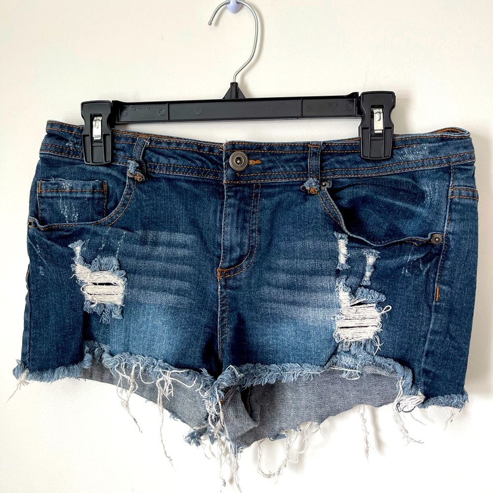 empyre distressed shorts